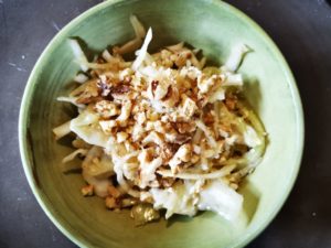 Salade asiatique chou blanc noix Huile Vierge de Noix BIO