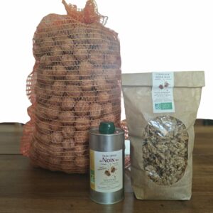 Formule noix bio 5 kg : filet de noix, sachet de cerneaux et huile de noix bio - Acheter des noix bio en ligne : filet 5 kg, cerneaux et huile de noix de la Ferme Romanat